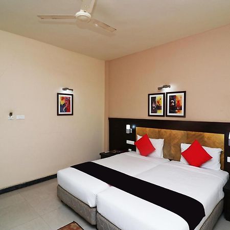 Capital O 40848 Hotel Mirabel Kupand Ngoại thất bức ảnh