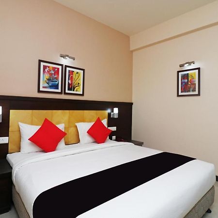 Capital O 40848 Hotel Mirabel Kupand Ngoại thất bức ảnh