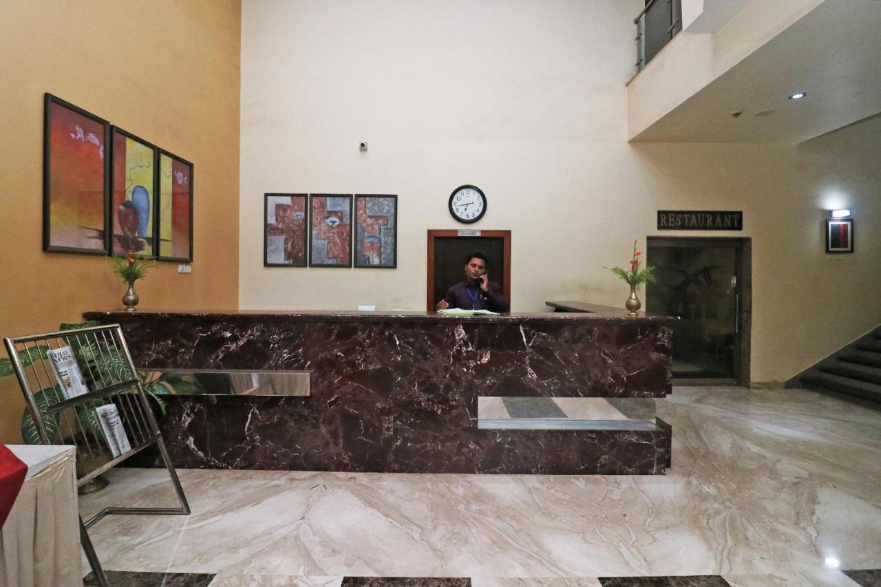 Capital O 40848 Hotel Mirabel Kupand Ngoại thất bức ảnh