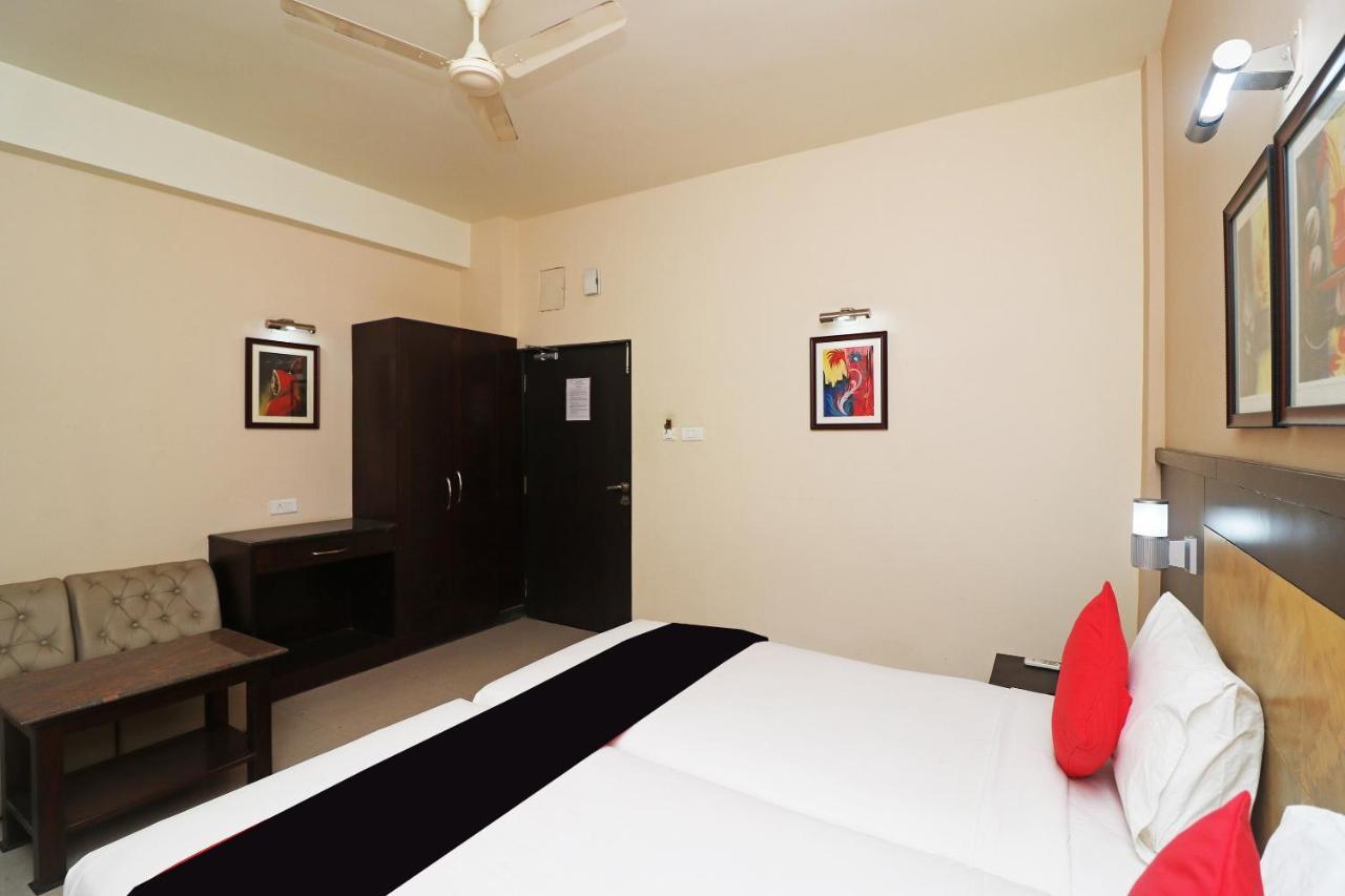 Capital O 40848 Hotel Mirabel Kupand Ngoại thất bức ảnh