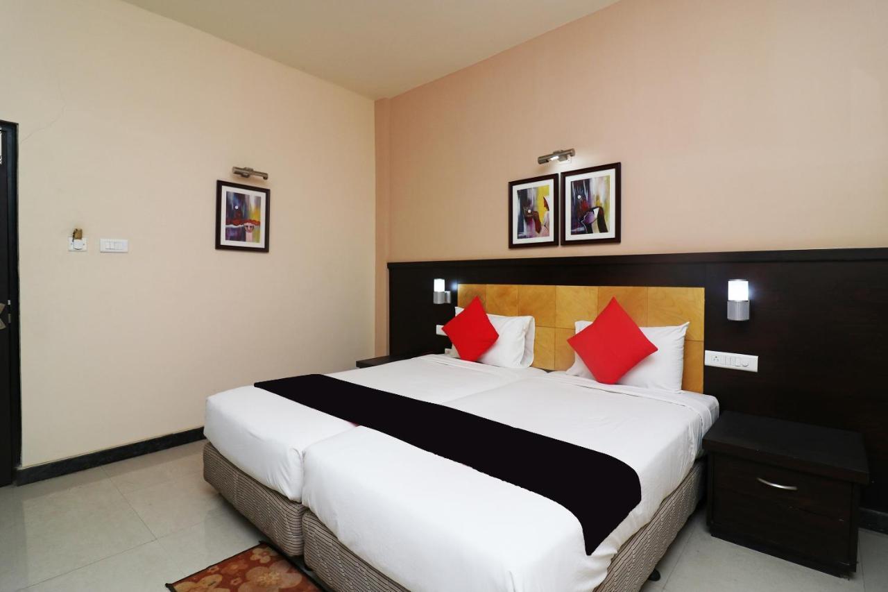 Capital O 40848 Hotel Mirabel Kupand Ngoại thất bức ảnh