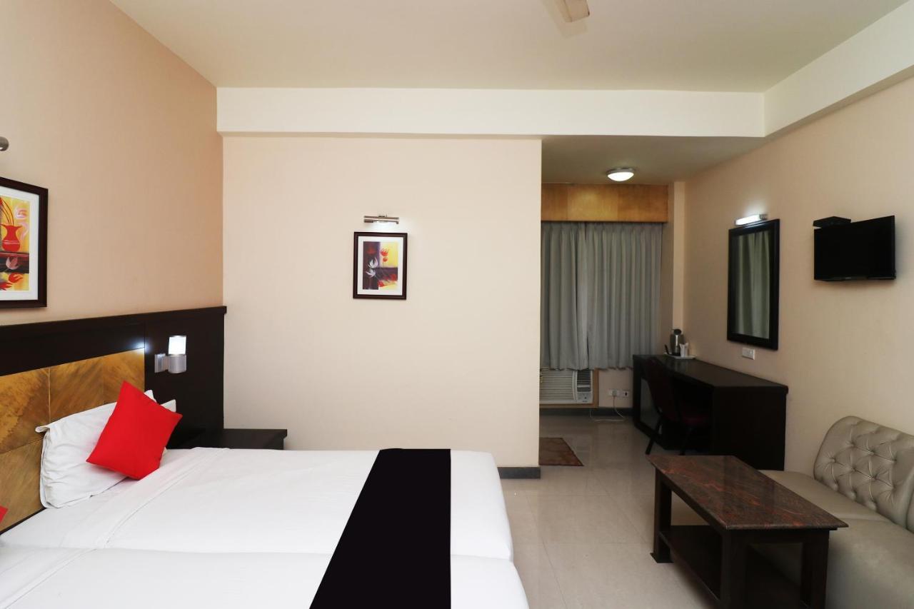 Capital O 40848 Hotel Mirabel Kupand Ngoại thất bức ảnh
