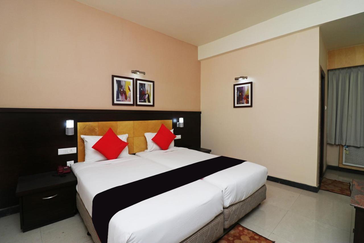 Capital O 40848 Hotel Mirabel Kupand Ngoại thất bức ảnh