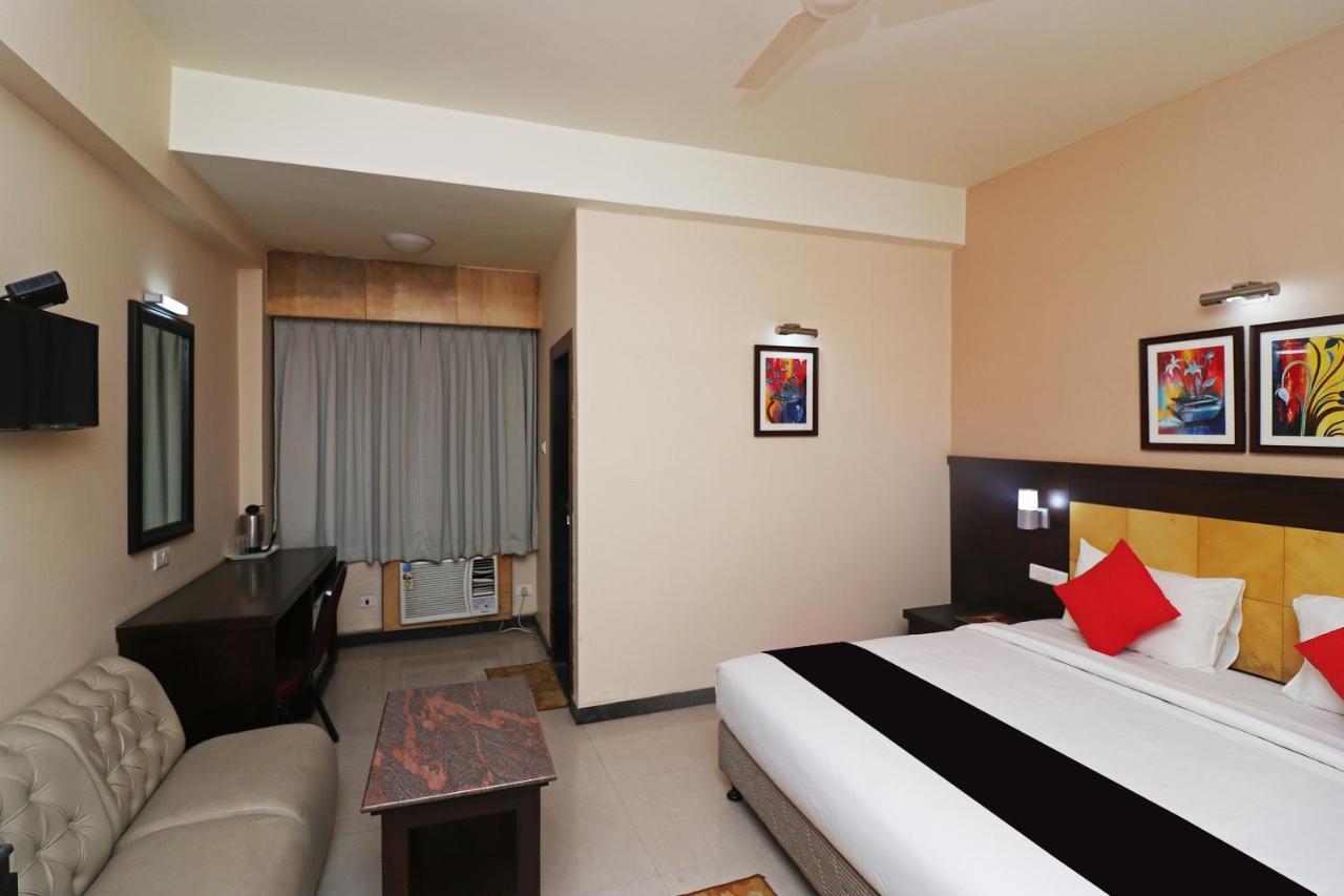 Capital O 40848 Hotel Mirabel Kupand Ngoại thất bức ảnh