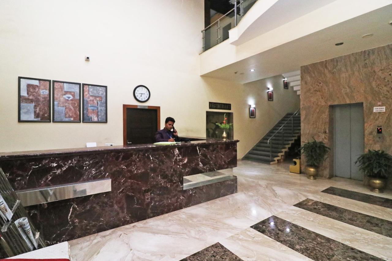 Capital O 40848 Hotel Mirabel Kupand Ngoại thất bức ảnh
